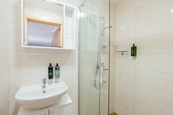 (7) Apartmán s 2 spálňami 
